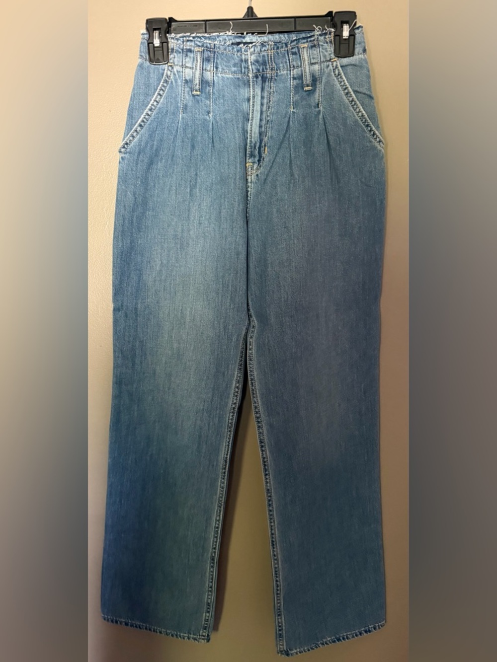 NWT Hollister Ultra High-Rise Dad Jeans W24 L29 Frayed Waistband